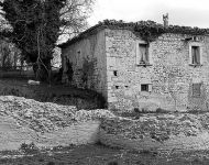 Edificio terme con casa rurale